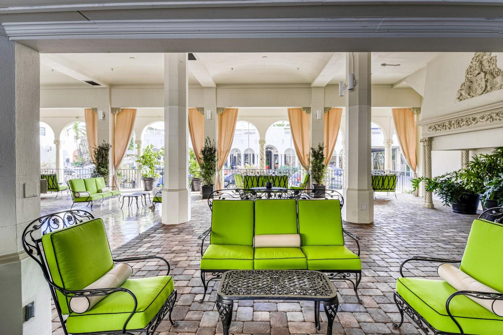 Palm Beach Hotel & Sunrise Cottage Room photo
