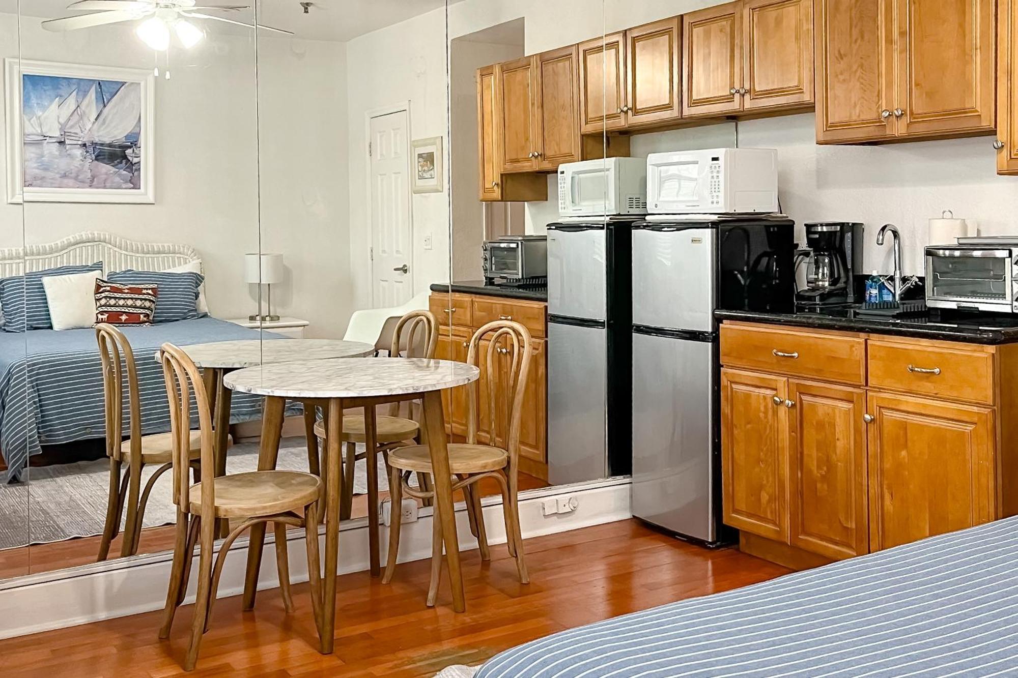Palm Beach Hotel & Sunrise Cottage Room photo